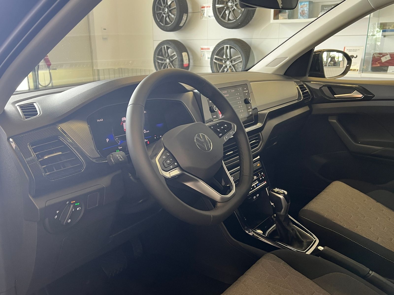 Fahrzeugabbildung Volkswagen T-Cross Life 1.0 TSI DSG *LED, App-Connect, 17"-