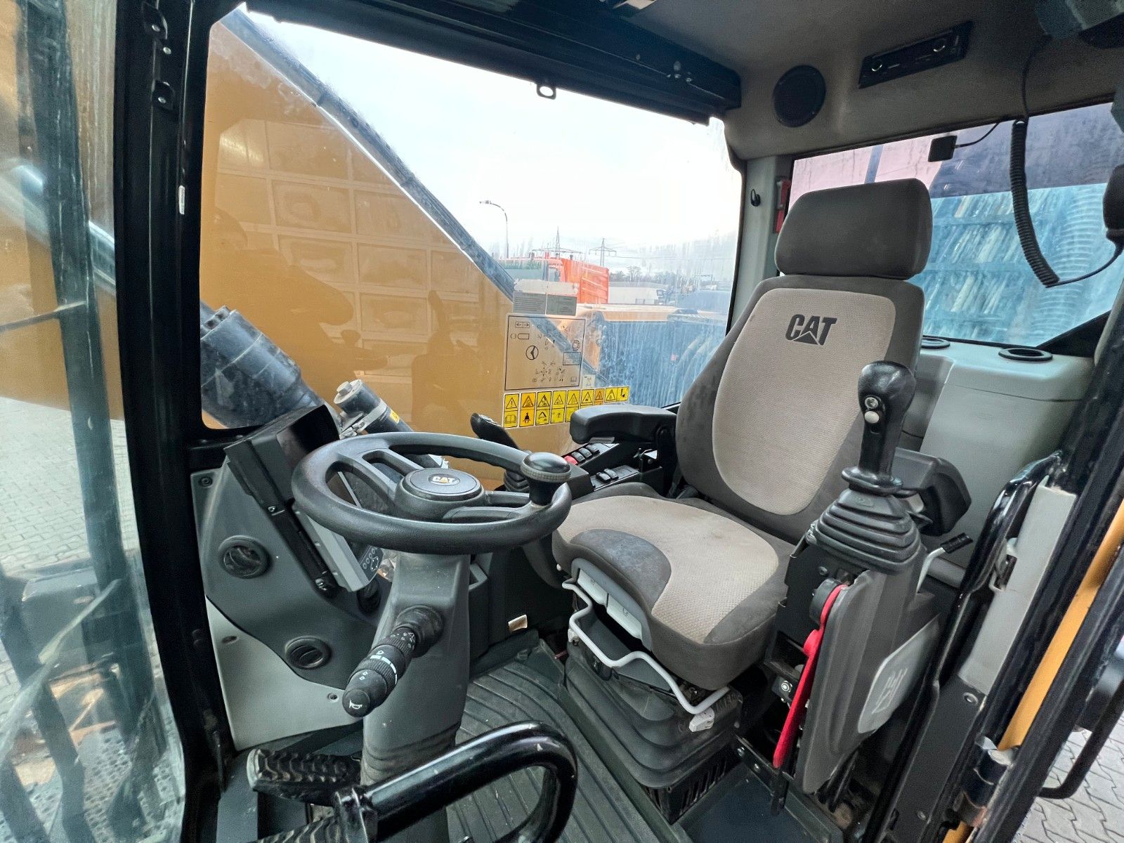 Fahrzeugabbildung CAT MH3024 / MH 3024 / Greifer / 2018 / 10.735h