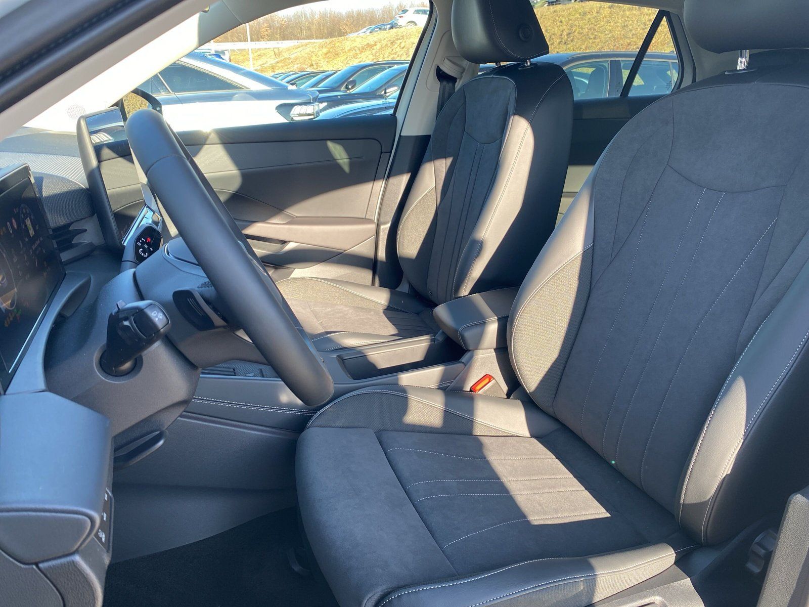 Volkswagen T-Roc - Bild 12