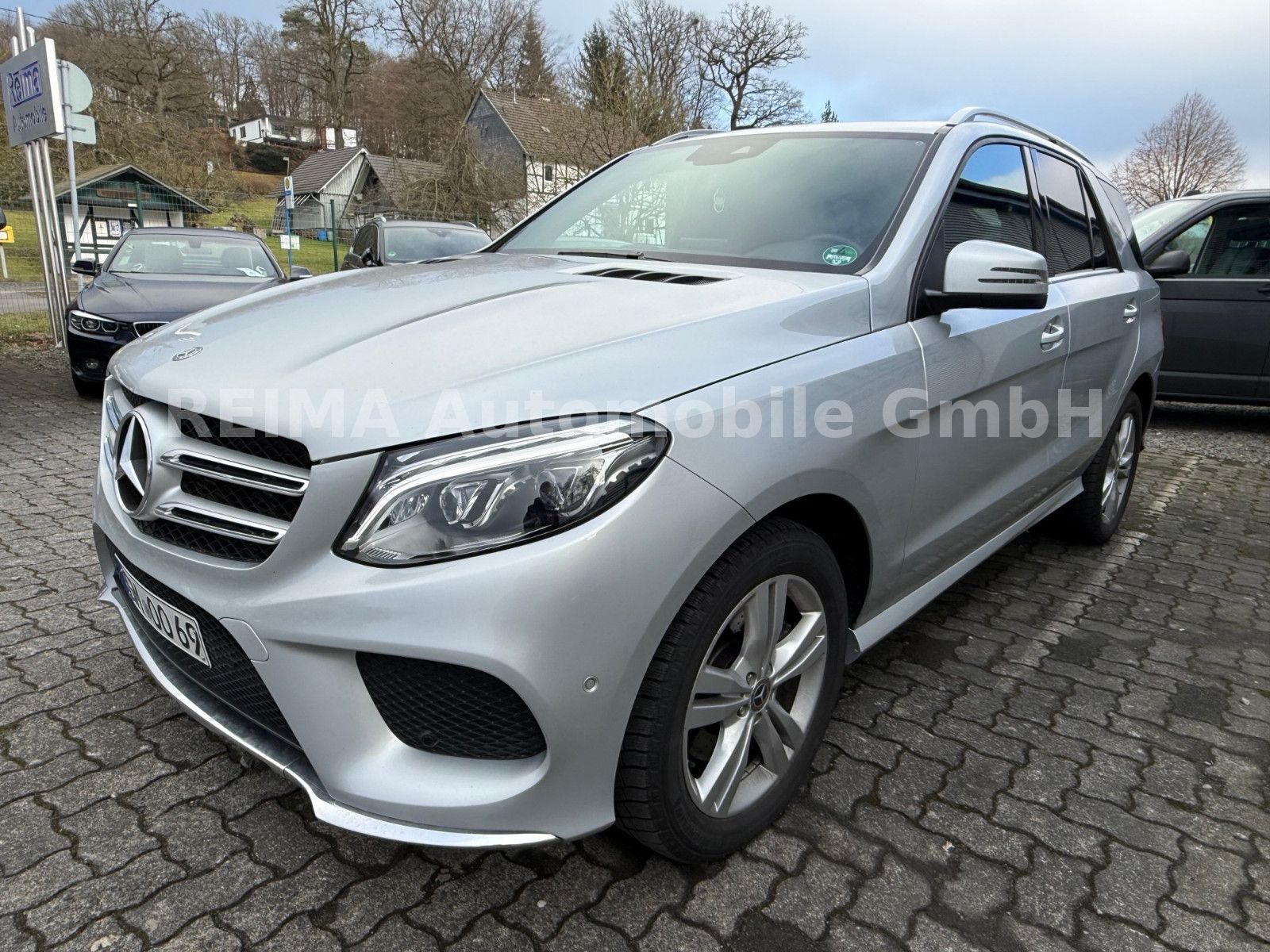 Fahrzeugabbildung Mercedes-Benz GLE 250 d AMG-Paket, LED, H&K, DAB, Leder