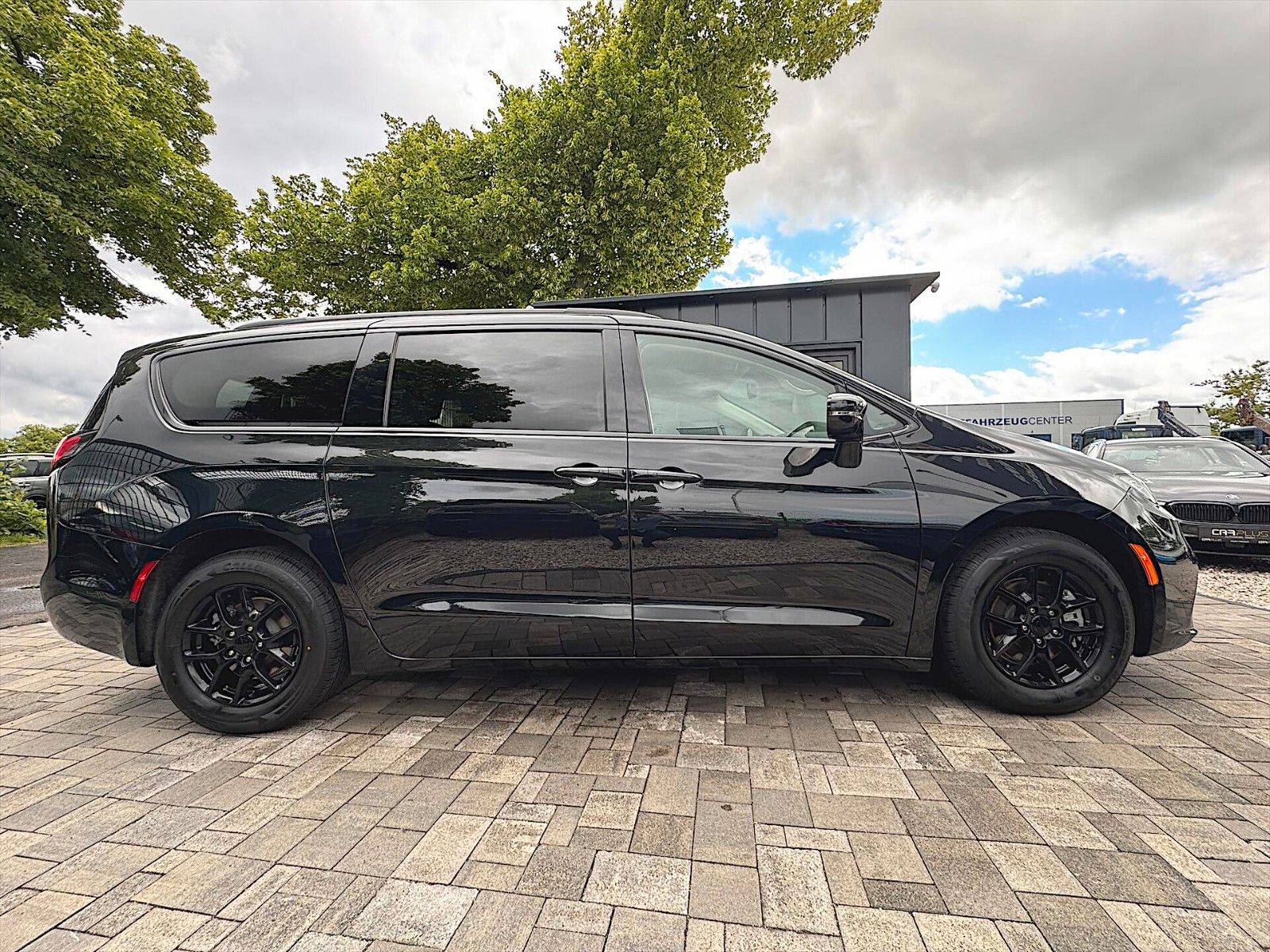 Fahrzeugabbildung Chrysler Pacifica 3.6 L V6 LIMITED S *LED*CarPlay*7Sitze*