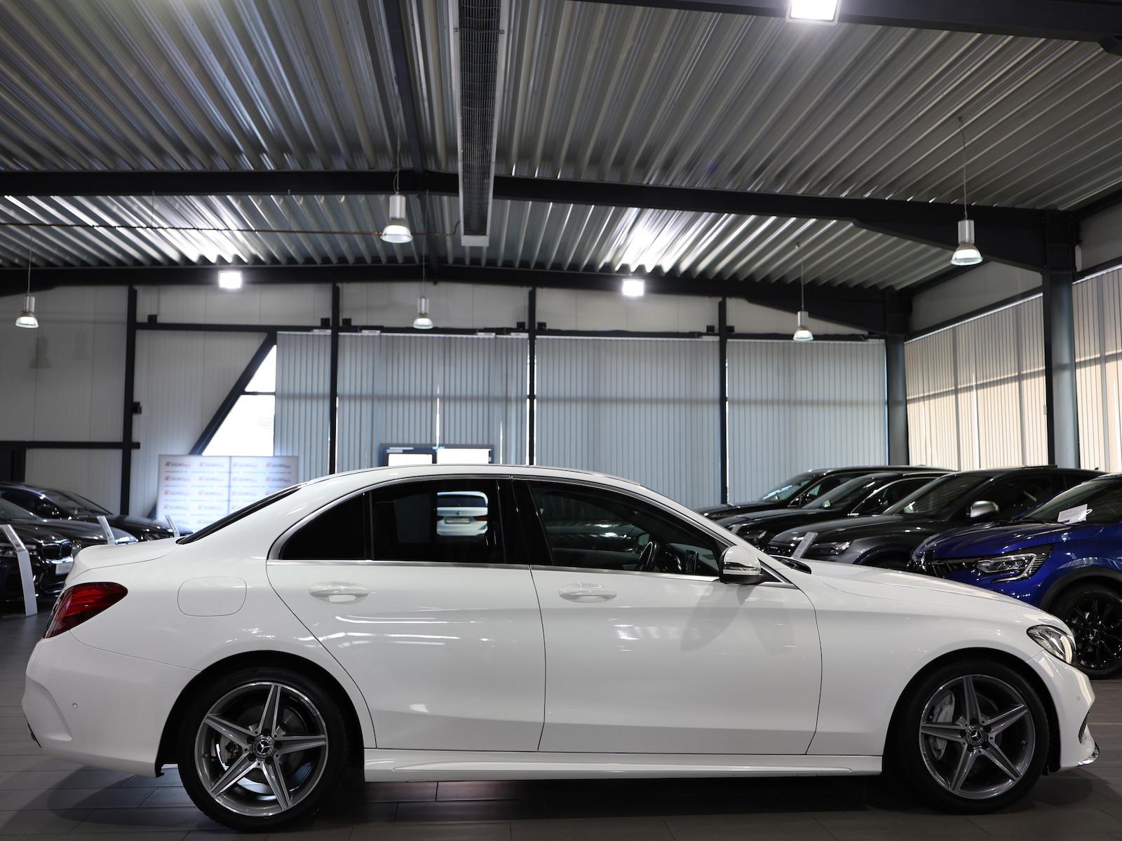 Mercedes-Benz C 180 CGI LIMOUSINE AMG-LINE STYLING VOLL-LEDER