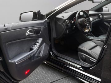 Mercedes CLA 200 Shooting Brake - 12