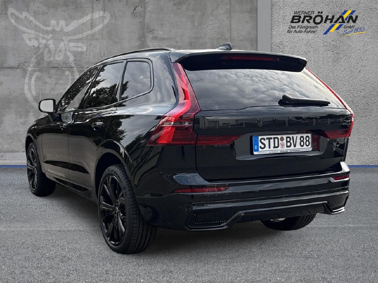 Fahrzeugabbildung Volvo XC60 B5 Benzin AWD Plus Black Edition