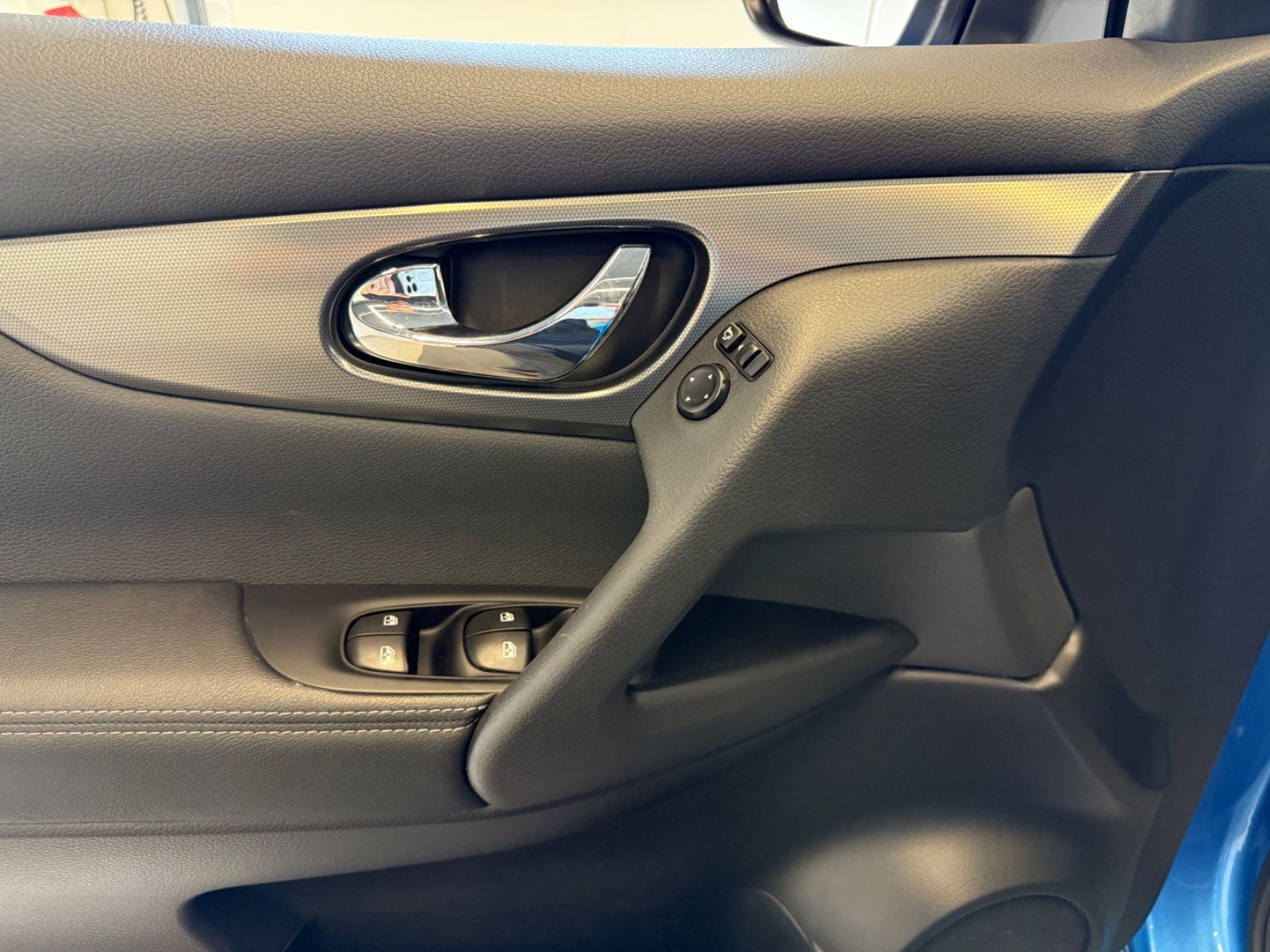 Fahrzeugabbildung Nissan Qashqai N-Connecta, 360° Kamera, Navi, Winterpa.