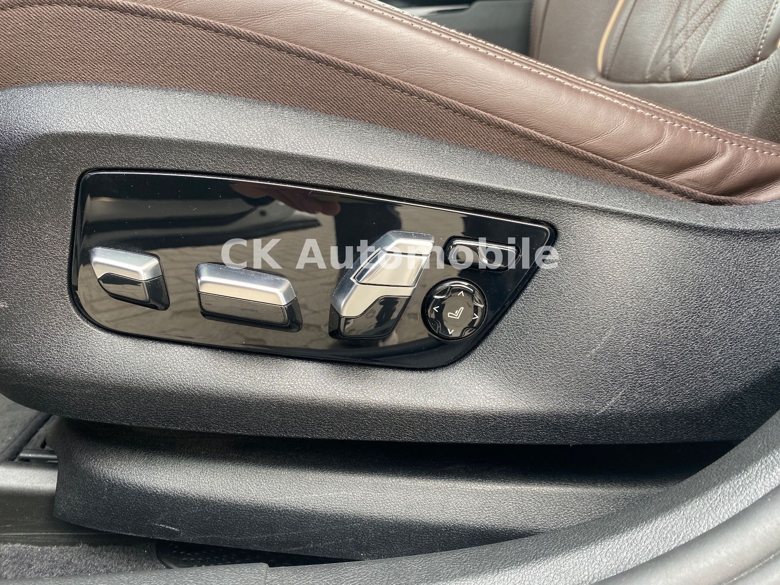 Fahrzeugabbildung BMW 640d GT xDrive Luxury Line/Navi/Head-Up/Pano/LED