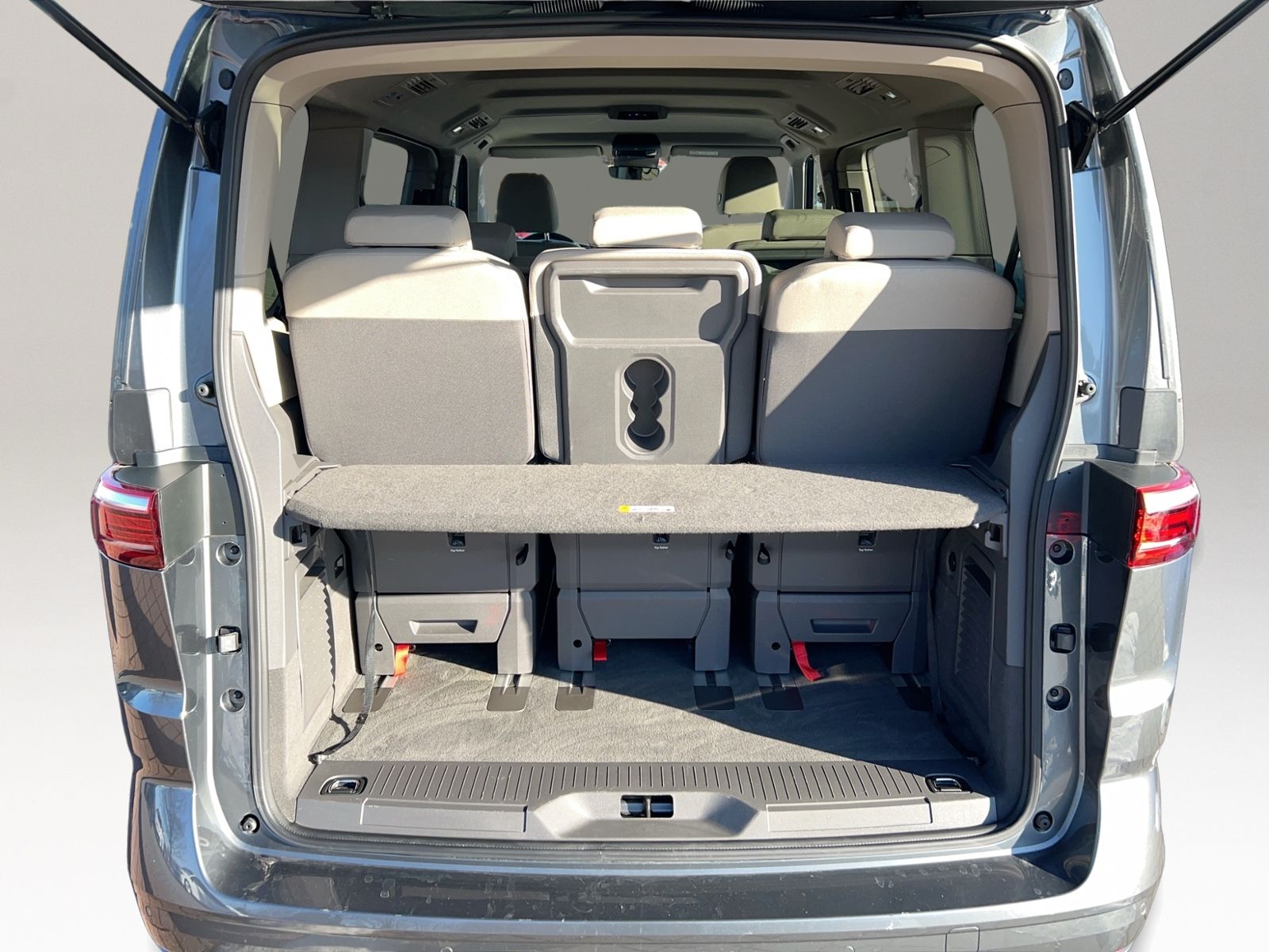 T7 Multivan 2.0 TDI Life kurz, AHK, Discover Pro