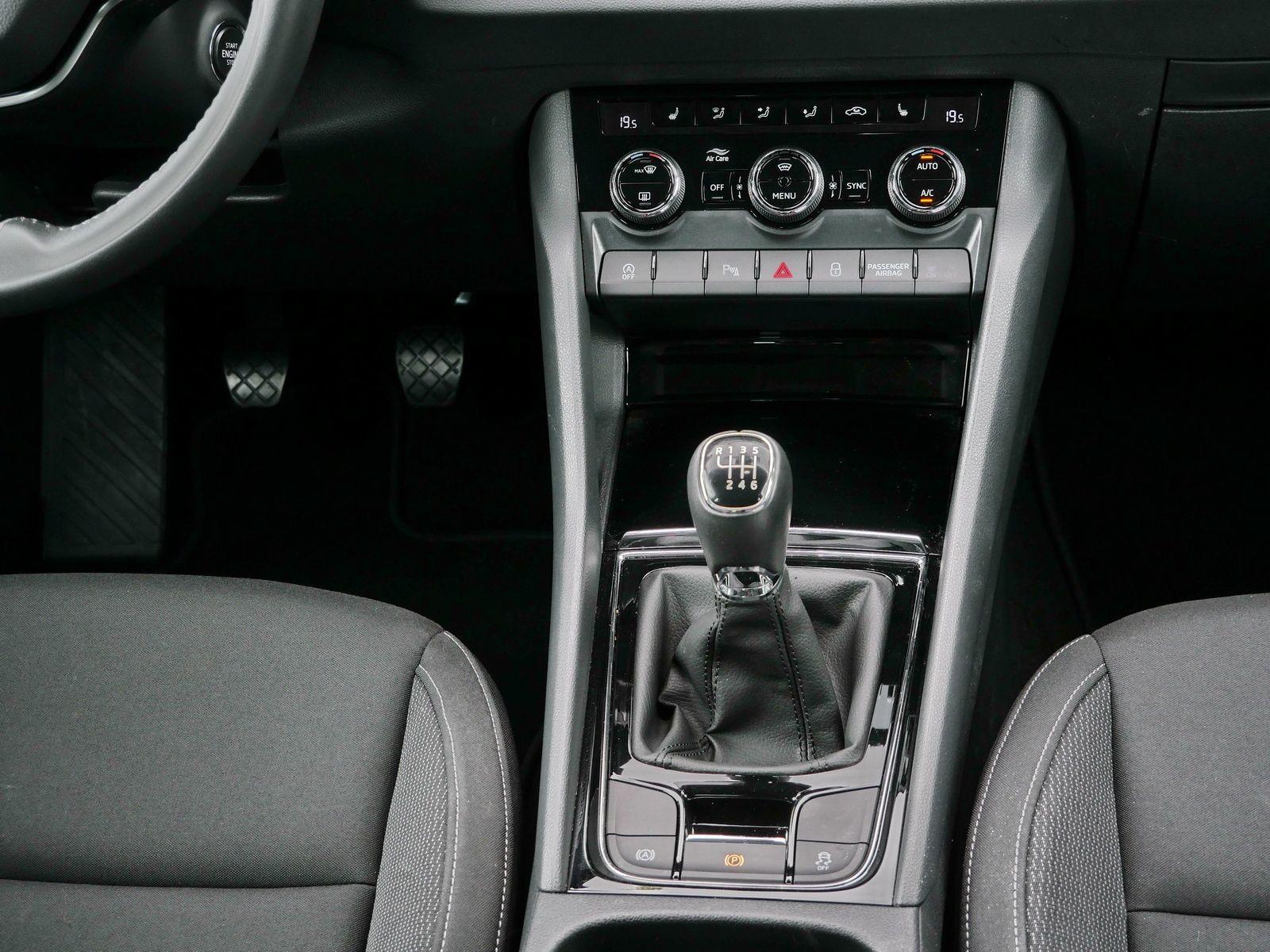 Skoda Karoq Selection 2.0 TDI Matrix*AHK*RFK*Virtual*, миниатюра 7