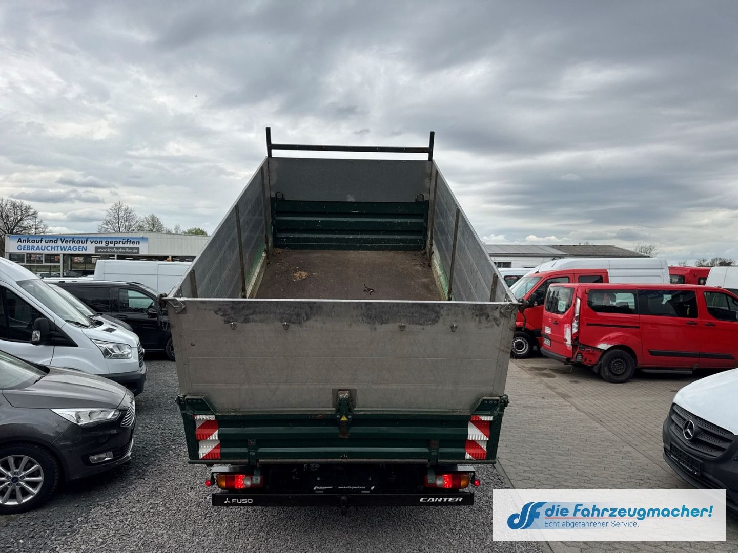 Fahrzeugabbildung Mitsubishi Fuso CANTER eFH Radio