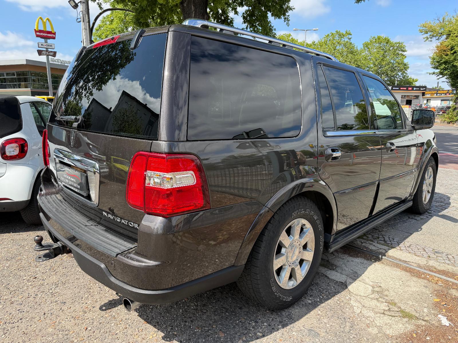 Lincoln NAVIGATOR 5,4L V8 4x4*AUT.*LEDER*EGSD*7-SITZE*