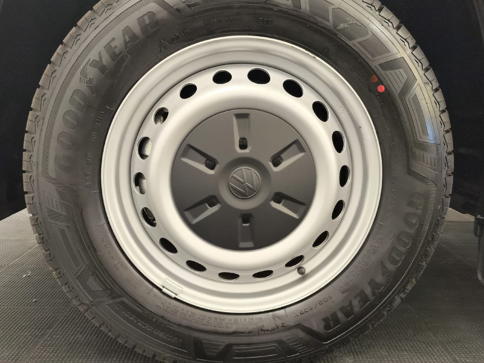Volkswagen T7 Transporter - Bild 12