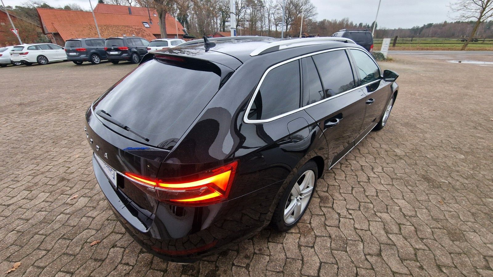 Skoda Superb Combi L&K AHK PANORAMA foto 16