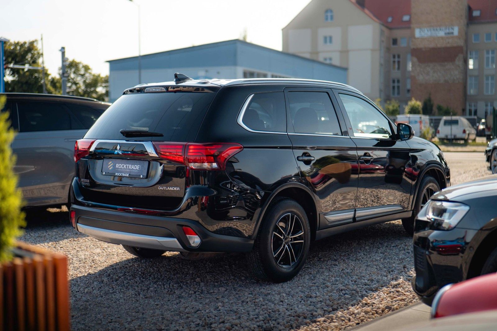Fahrzeugabbildung Mitsubishi Outlander Edition 100 2WD | DAB | Kamera | 1Hand