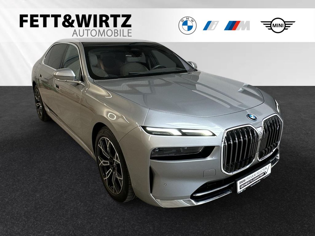 BMW i7