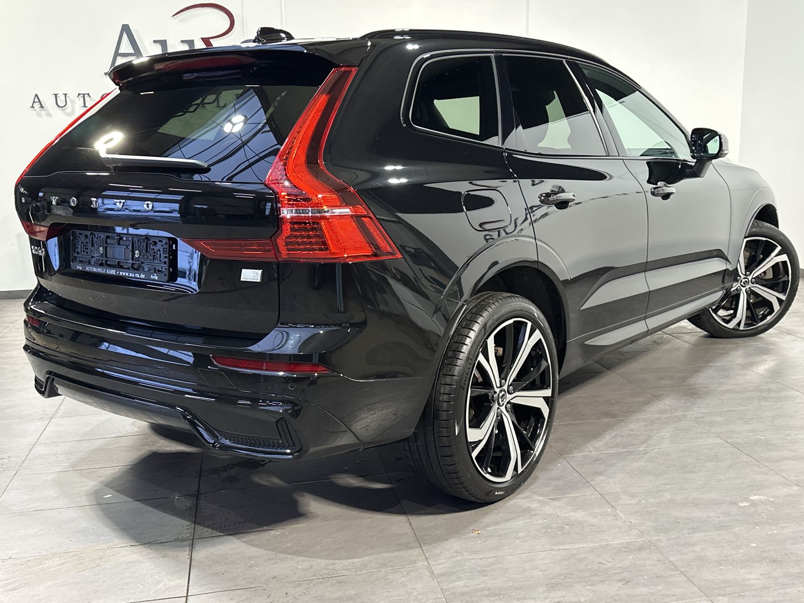 Fahrzeugabbildung Volvo XC60 T6 AWD Recharge Plus Dark NAV+LED+VCOCK+KAM