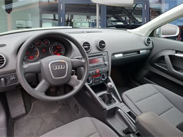 Audi A3 Attraction 1.6 °Nur an Händler!°