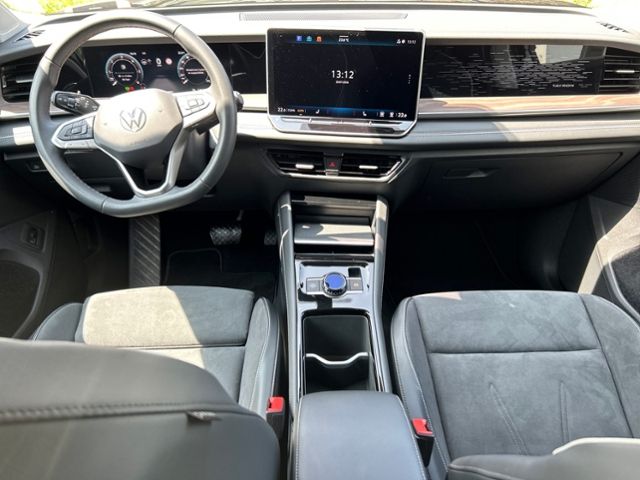 Fahrzeugabbildung Volkswagen Tayron 2.0 TDI ELEGANCE 4MOTION 7-SITZER LED-PLU