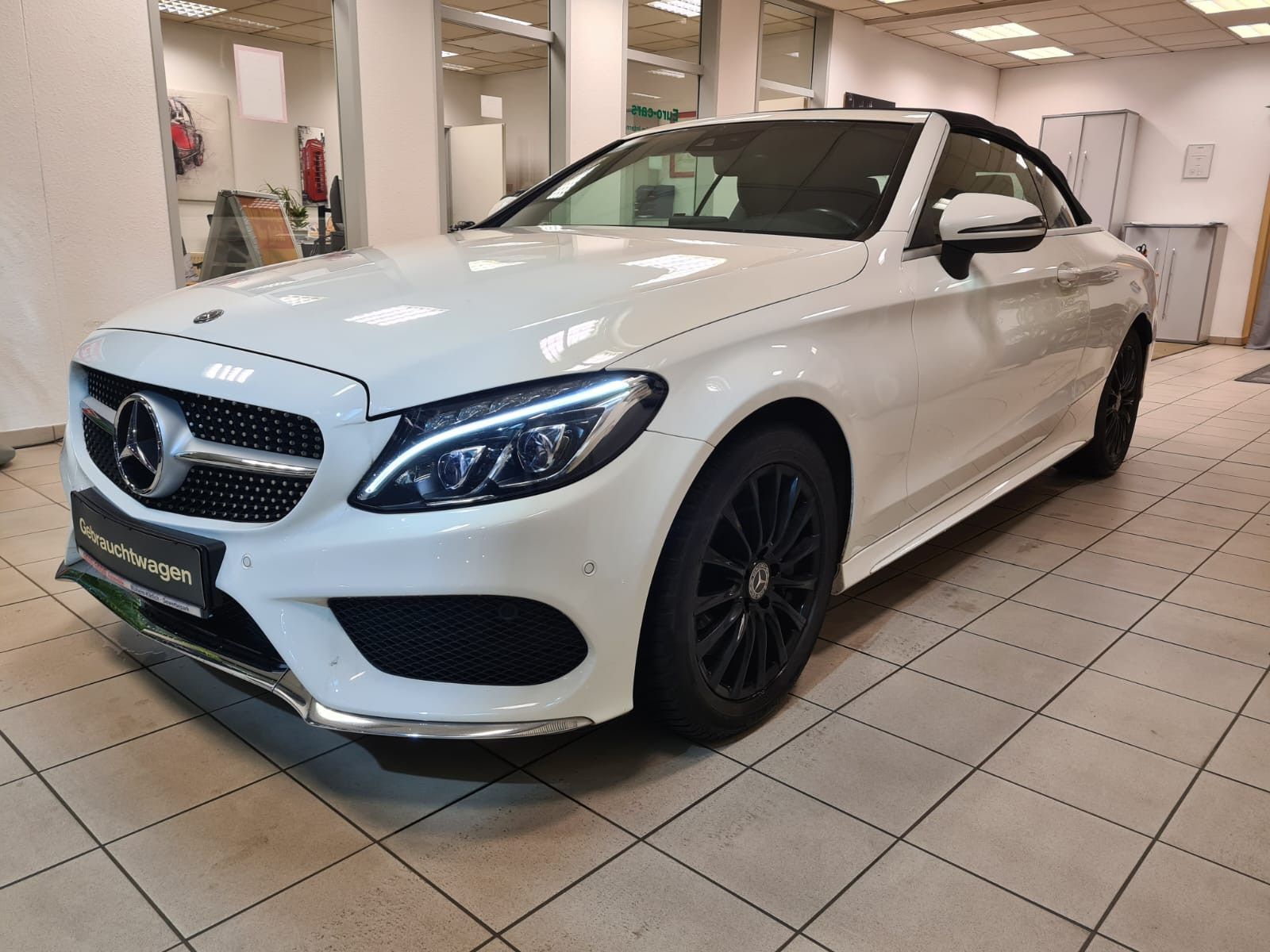 Fahrzeugabbildung Mercedes-Benz C 250 Cabrio / LED / NAVI / AMG-Line /SCHECKHEFT