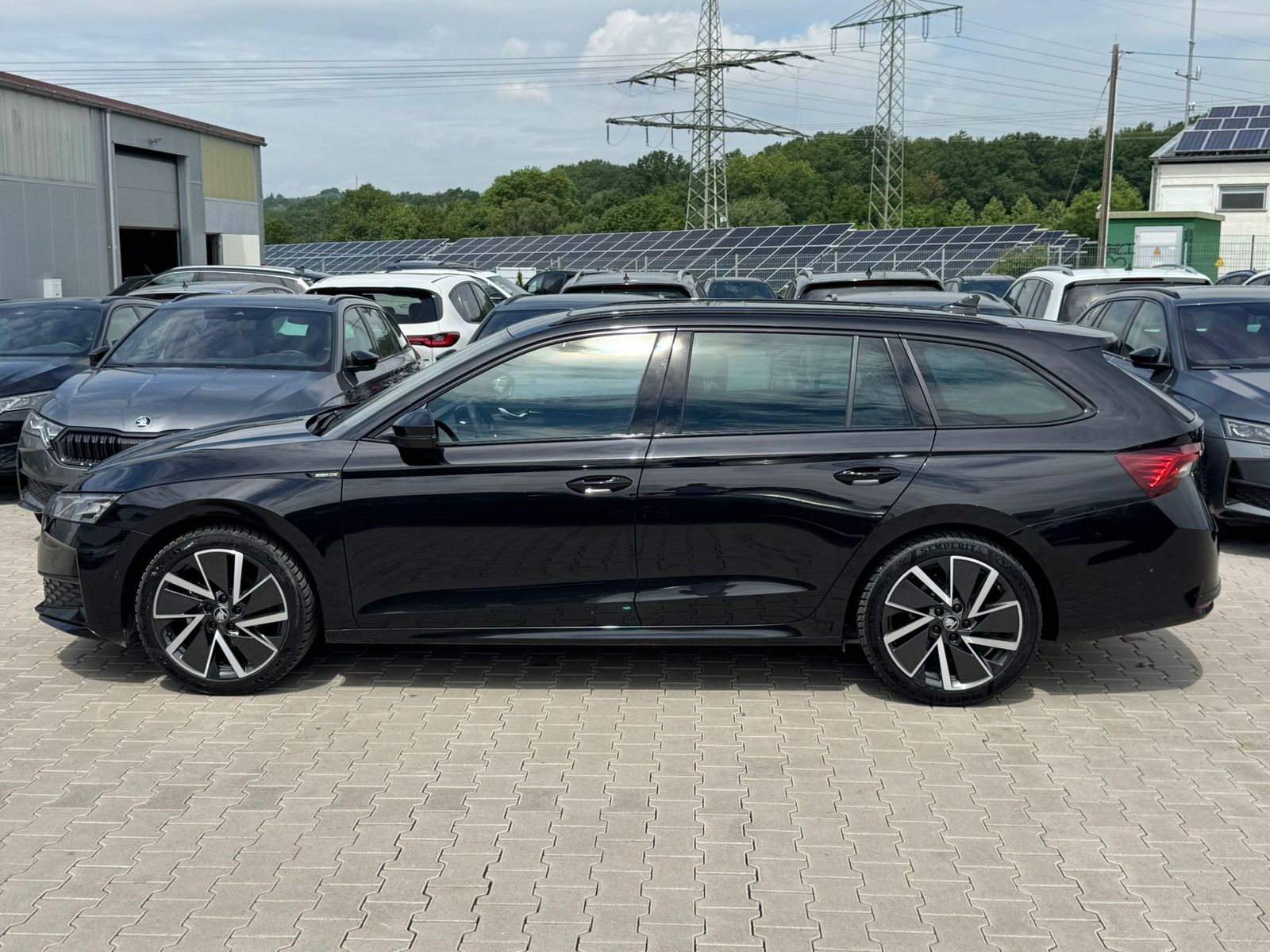 Fahrzeugabbildung SKODA Octavia 2.0 DSG Sportline MATRIX*PANO*CANT.*5J.G