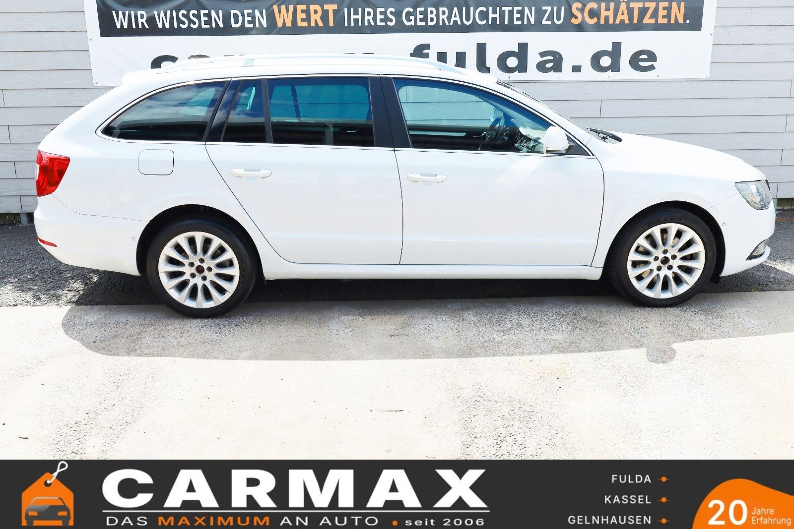 Fahrzeugabbildung SKODA Superb Combi Exclusive 4x4 Navi,Xenon,SH,PDC,+WR