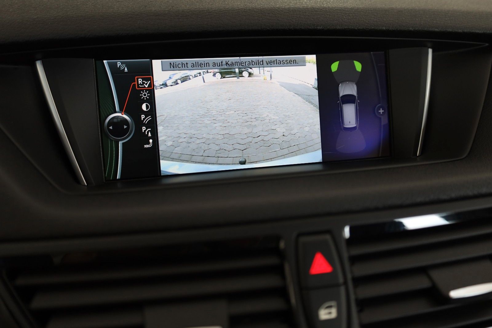 Fahrzeugabbildung BMW X1 20i xDrive XLine Navi,Xenon,Kamera,SH,PDC,AHK