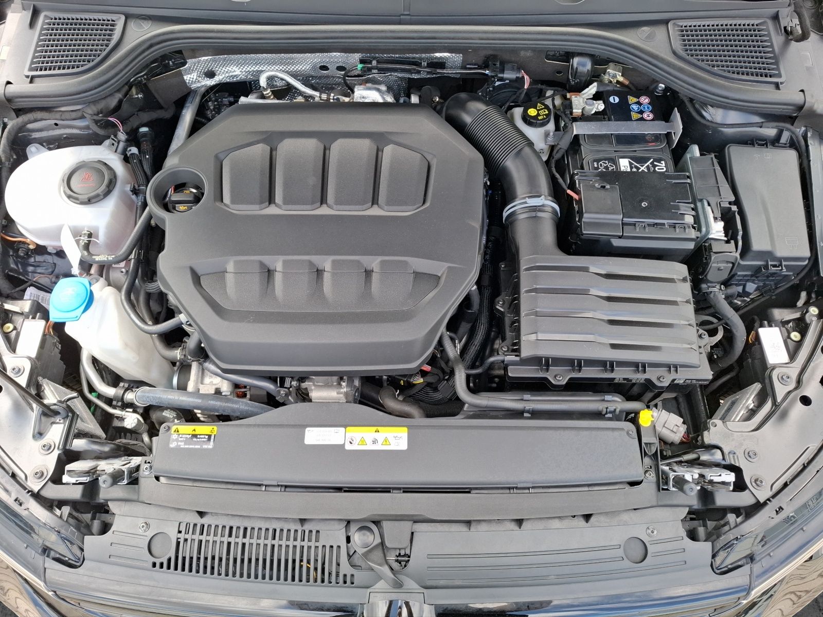 Fahrzeugabbildung Volkswagen Golf VIII R Performance Black-Edition Matrix Har
