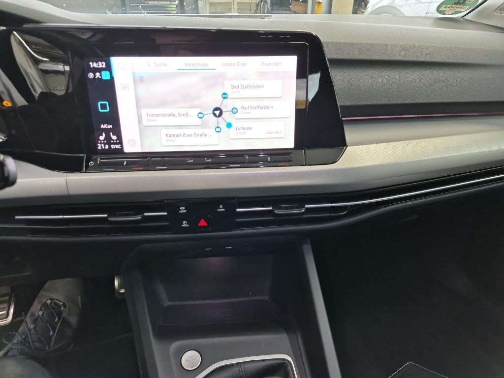 Fahrzeugabbildung Volkswagen Golf TSI Move *Navi*LED*PDC*Sitzhzg*ACC*APP*