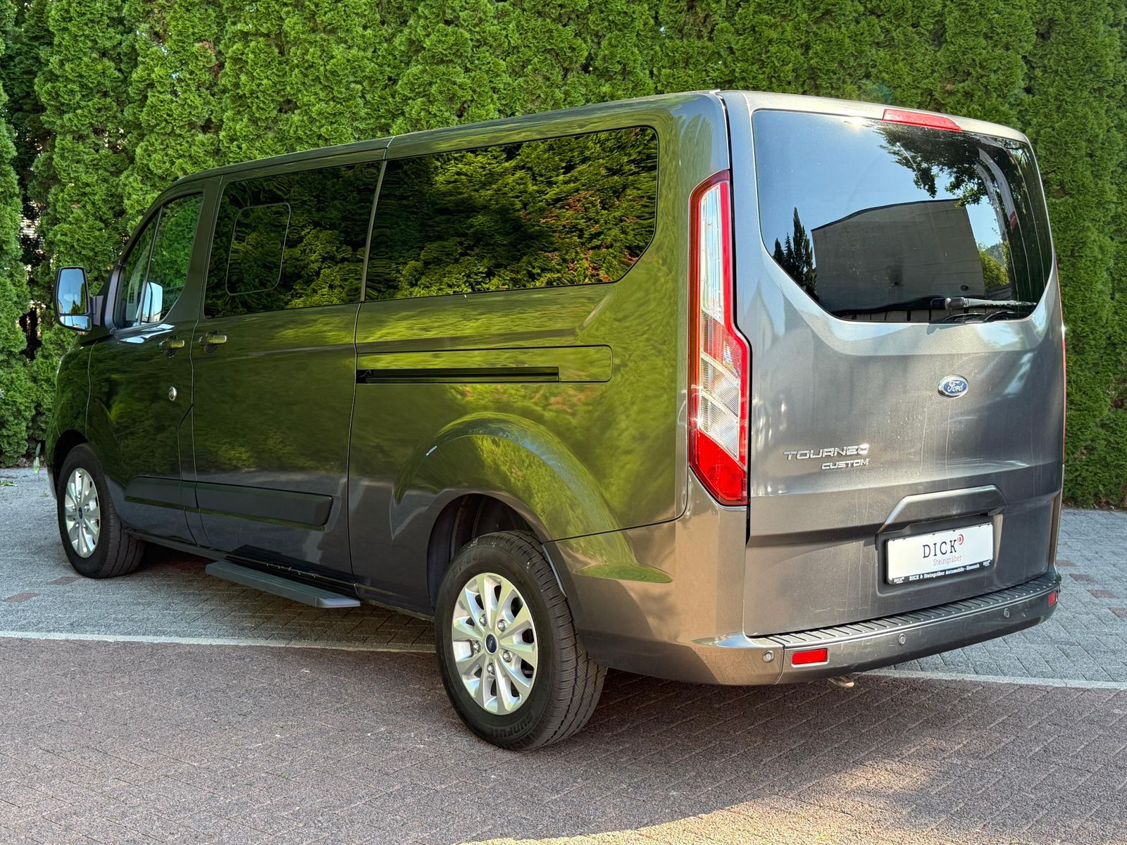 Fahrzeugabbildung Ford Tourneo Custom 320 Aut. L2 BI-XEN+SHZ+CARPLAY+8S