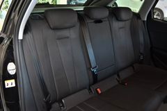 AUDI A4 2.0 TDI Avant~Navi~Bluetooth~Bi-Xenon~AHK AUDI A4 2.0 TDI Avant~Navi~Bluetooth~Bi-Xenon~AHK
