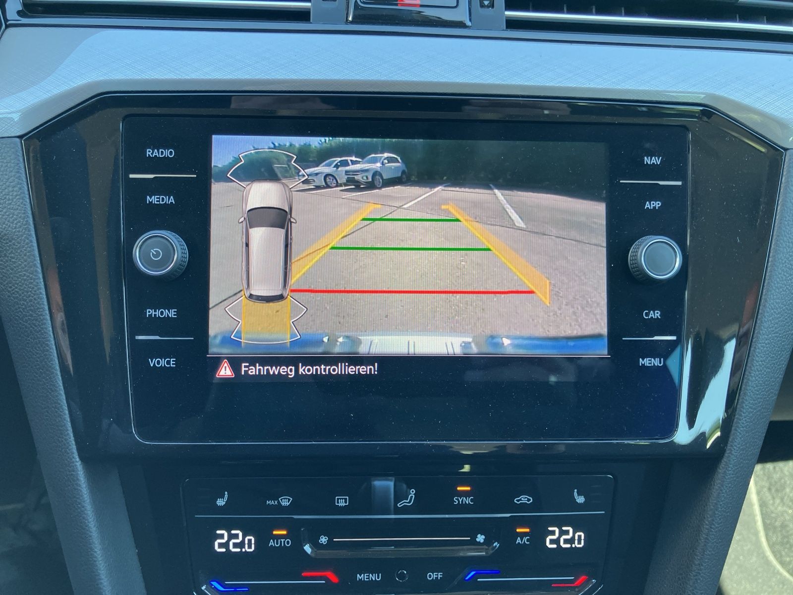 Fahrzeugabbildung Volkswagen Passat Variant TDI Business DSG LED Navi ACC RFK