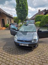 Ford Fiesta 1.6 16V Ghia Auto Ghia - Ford Fiesta aus 2005: Ghia