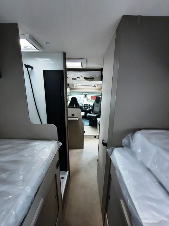 Fahrzeugabbildung LMC Tracer 730 EL Verfüg./Sparen Sie 15.235,- €