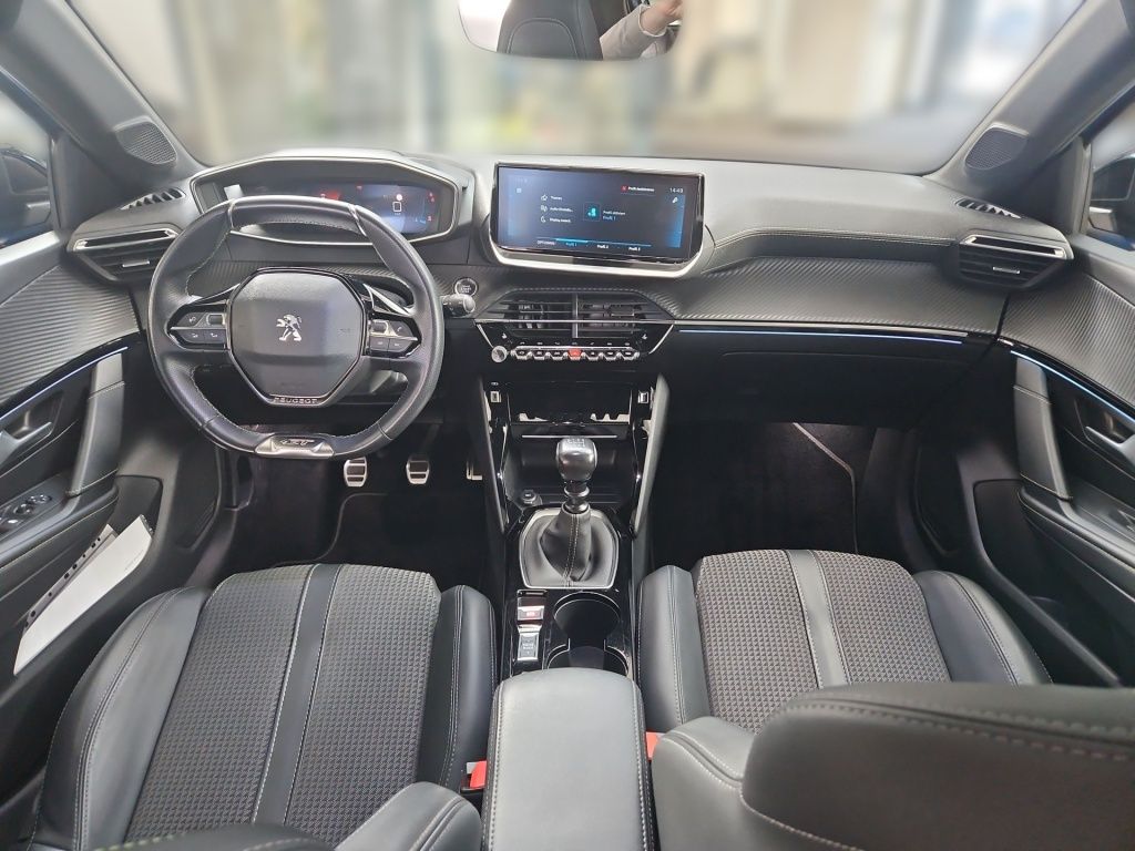 Fahrzeugabbildung Peugeot 208 1.2 PureTech GT-Line Pano Navi Sport LED SHZ