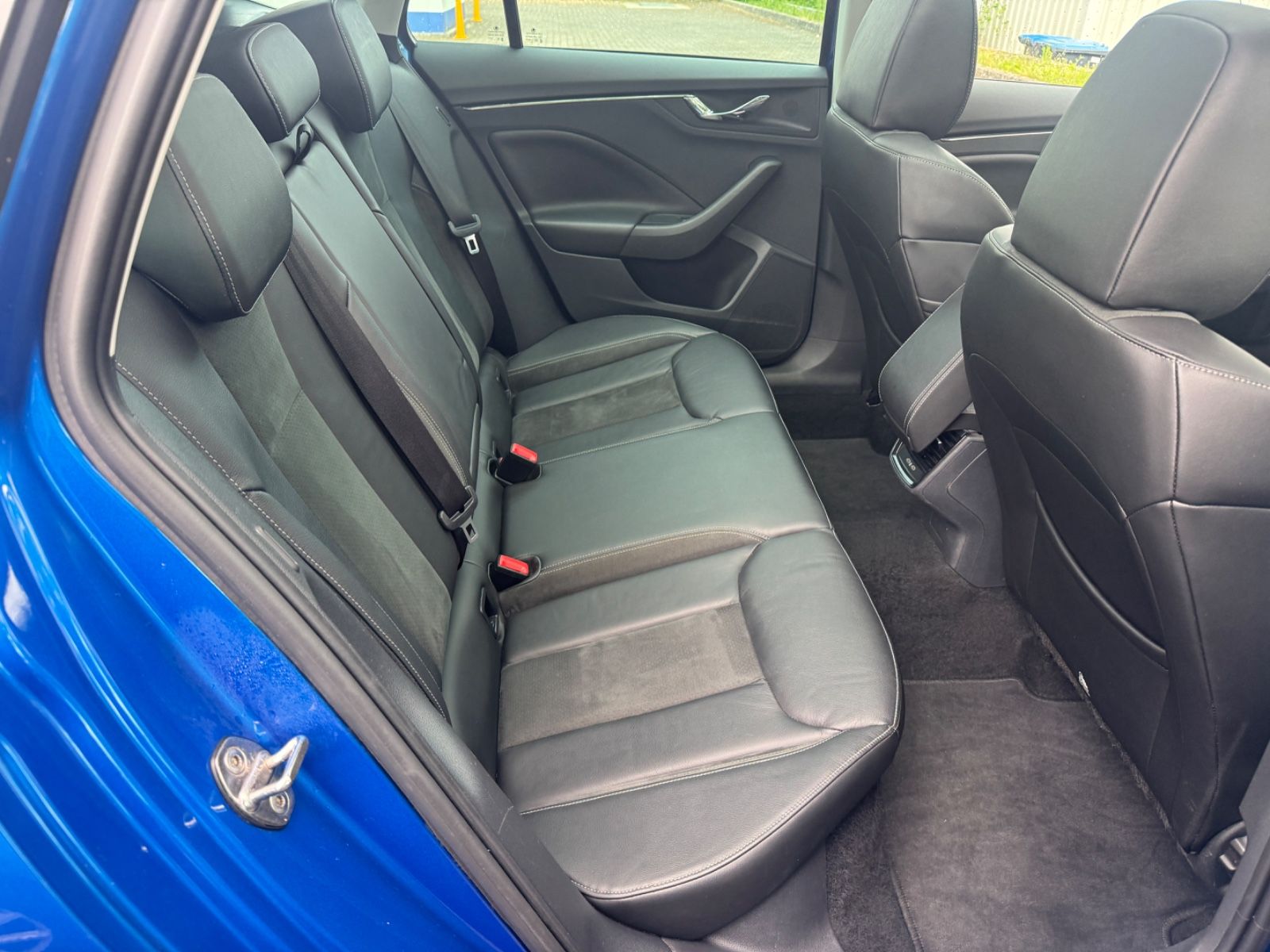 Fahrzeugabbildung SKODA Kamiq Style Leder+Panorama+Navi+LED+LANE