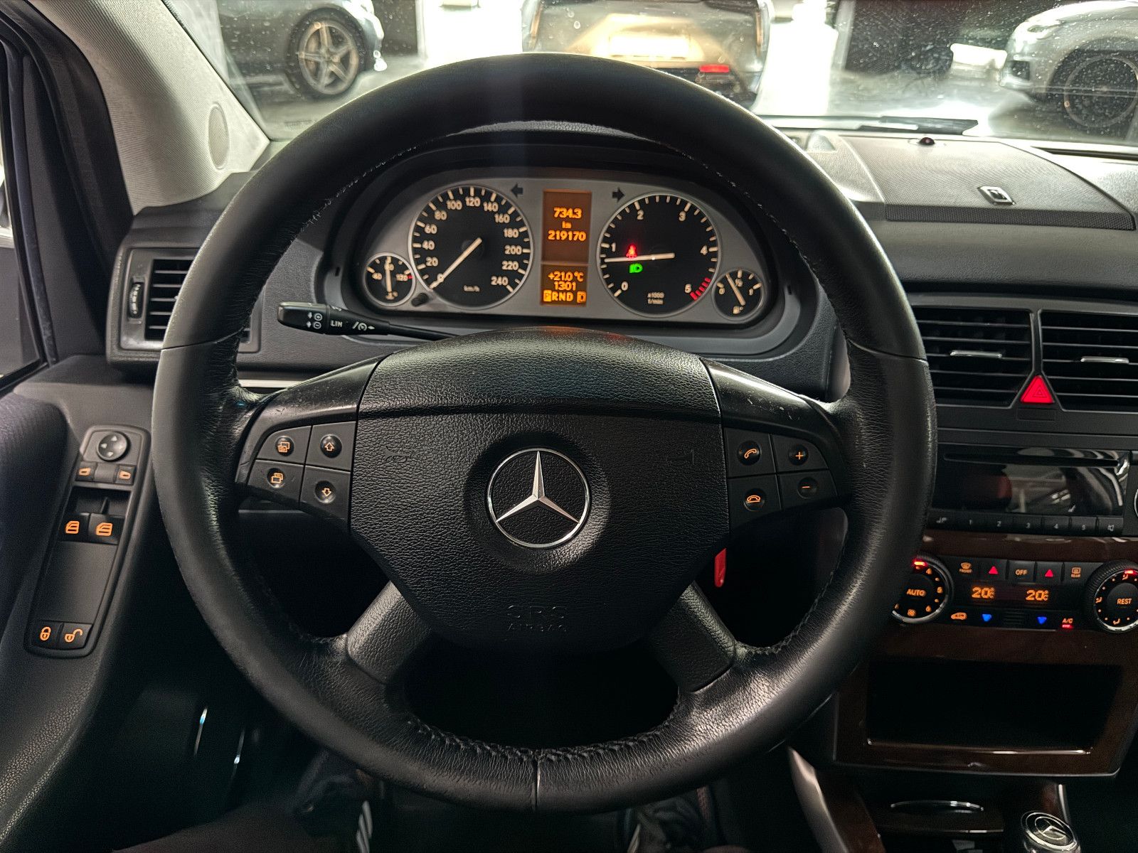 Fahrzeugabbildung Mercedes-Benz B 180 CDI AUTOMATIK TEMPOMAT KLIMA PANORAMA