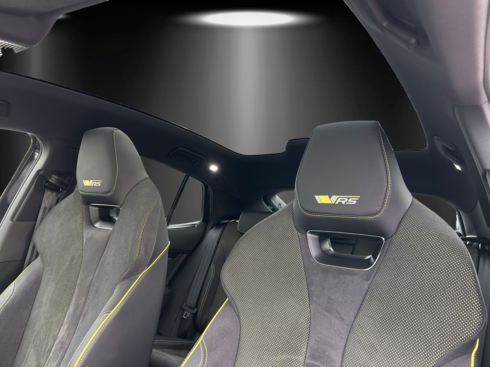 Fahrzeugabbildung SKODA Enyaq Coupé RS Lounge/AHK/PANO/KAMERA/WÄRMEPUMPE