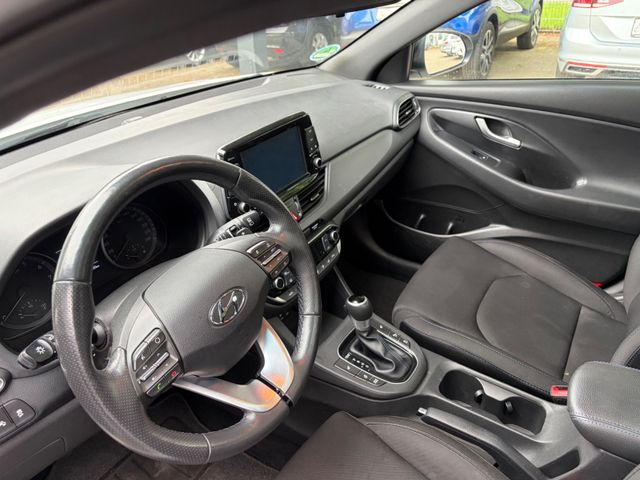 Fahrzeugabbildung Hyundai i30 cw Passion Automatik+CarPlay+Panorama+Navi+