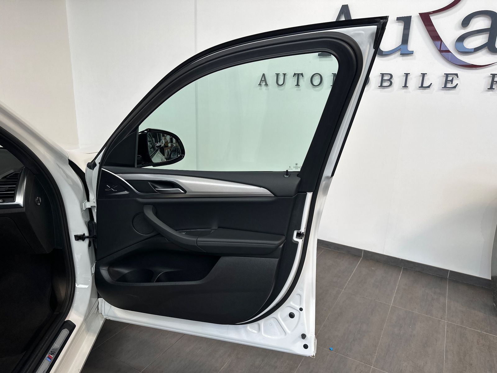 Fahrzeugabbildung BMW X3 xDrive30d M-Sport NAV+LED+AHK+HUD+360°+19ZO