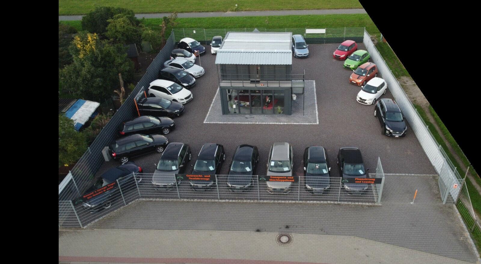 showroom-image-top