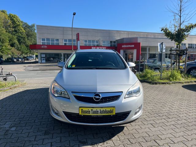 Opel Astra J Sports Tourer Design Edition