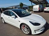 Tesla Model 3 Allradantrieb mit Dualmotor Performa...