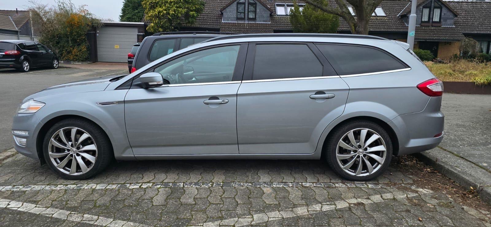 Ford Mondeo 2014 — interior