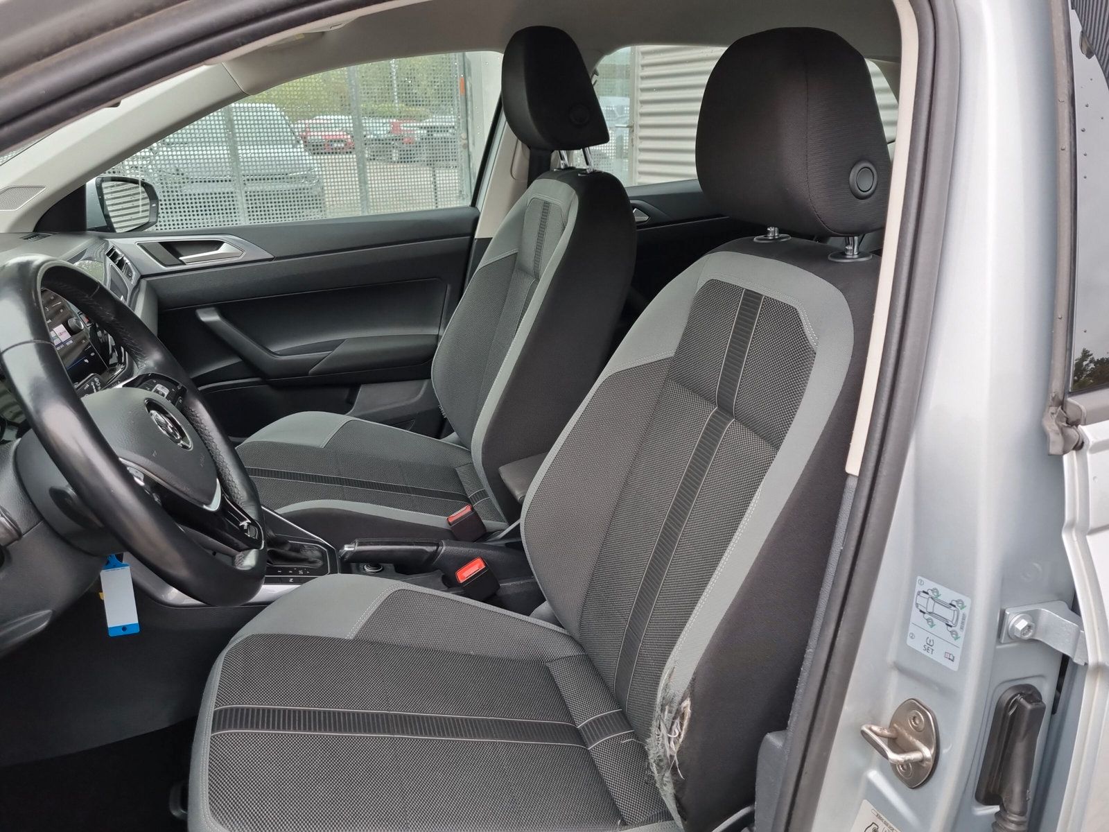 Fahrzeugabbildung Volkswagen Polo 1.6 TDI Highline DSG LED