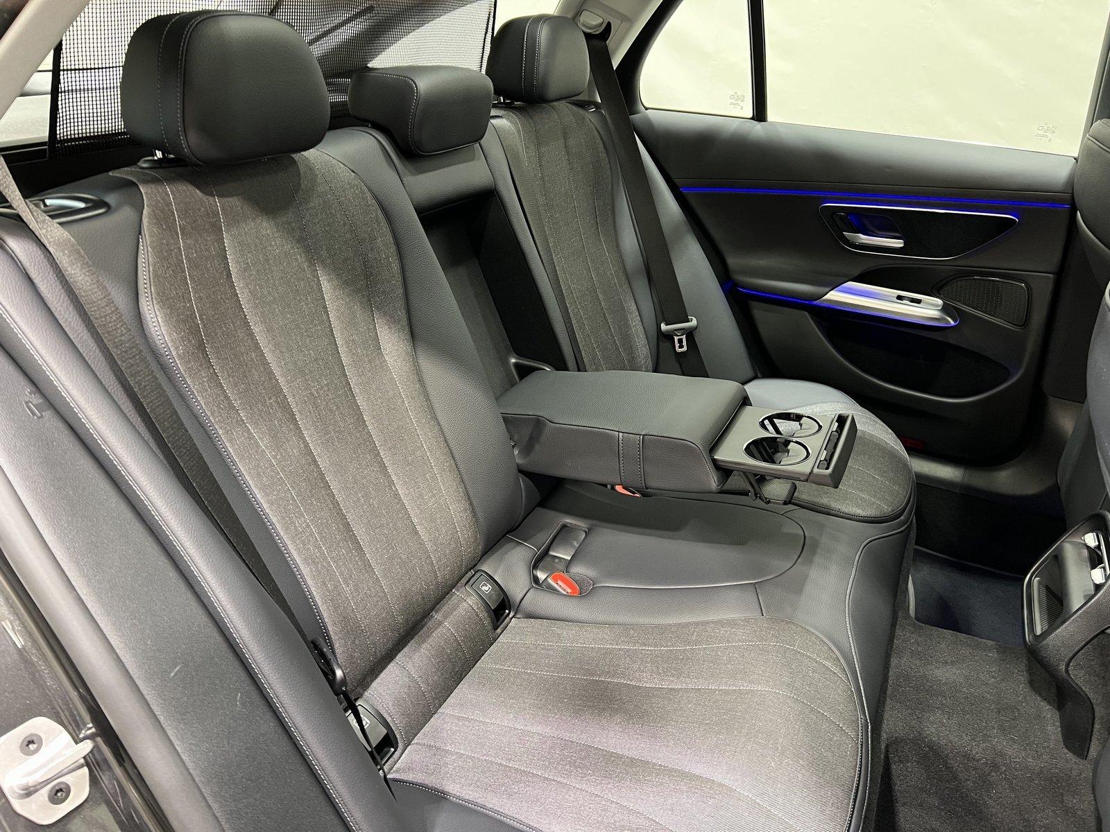 Mercedes-Benz E 220 d T AVANTGARDE Advanced Pano+AHK+ W214 !!!