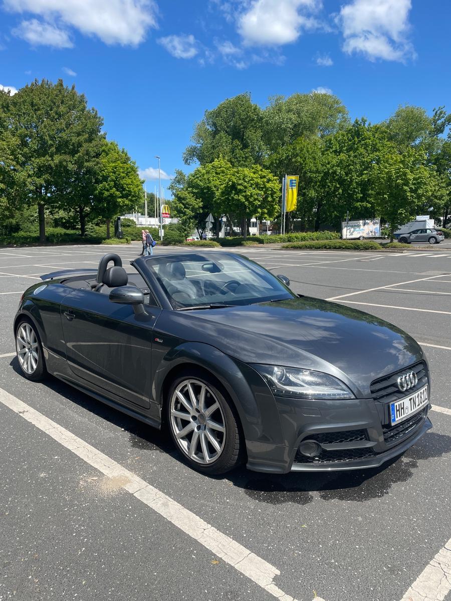 Audi TT Roadster 2.0 TFSI S tronic -