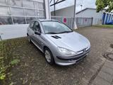 Peugeot 206 NEUE TÜV & ASU - Peugeot aus 2000