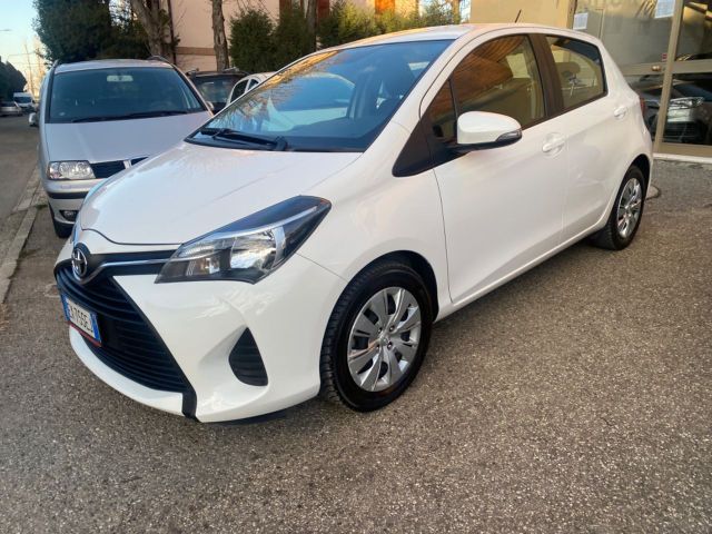 Toyota Yaris 1.0 5 porte Cool NEOPATENTATI!!!