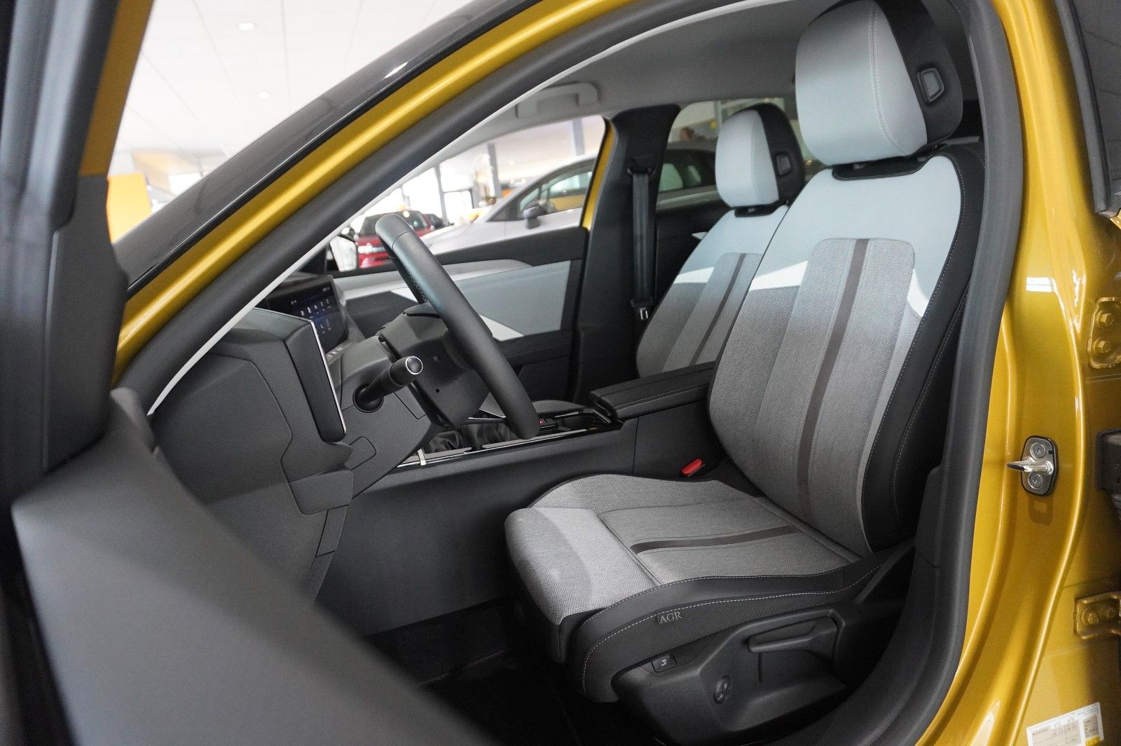 Fahrzeugabbildung Opel Astra L Lim. 1.2T ELEGANCE NAVI/LED/KAMERA/SPORT