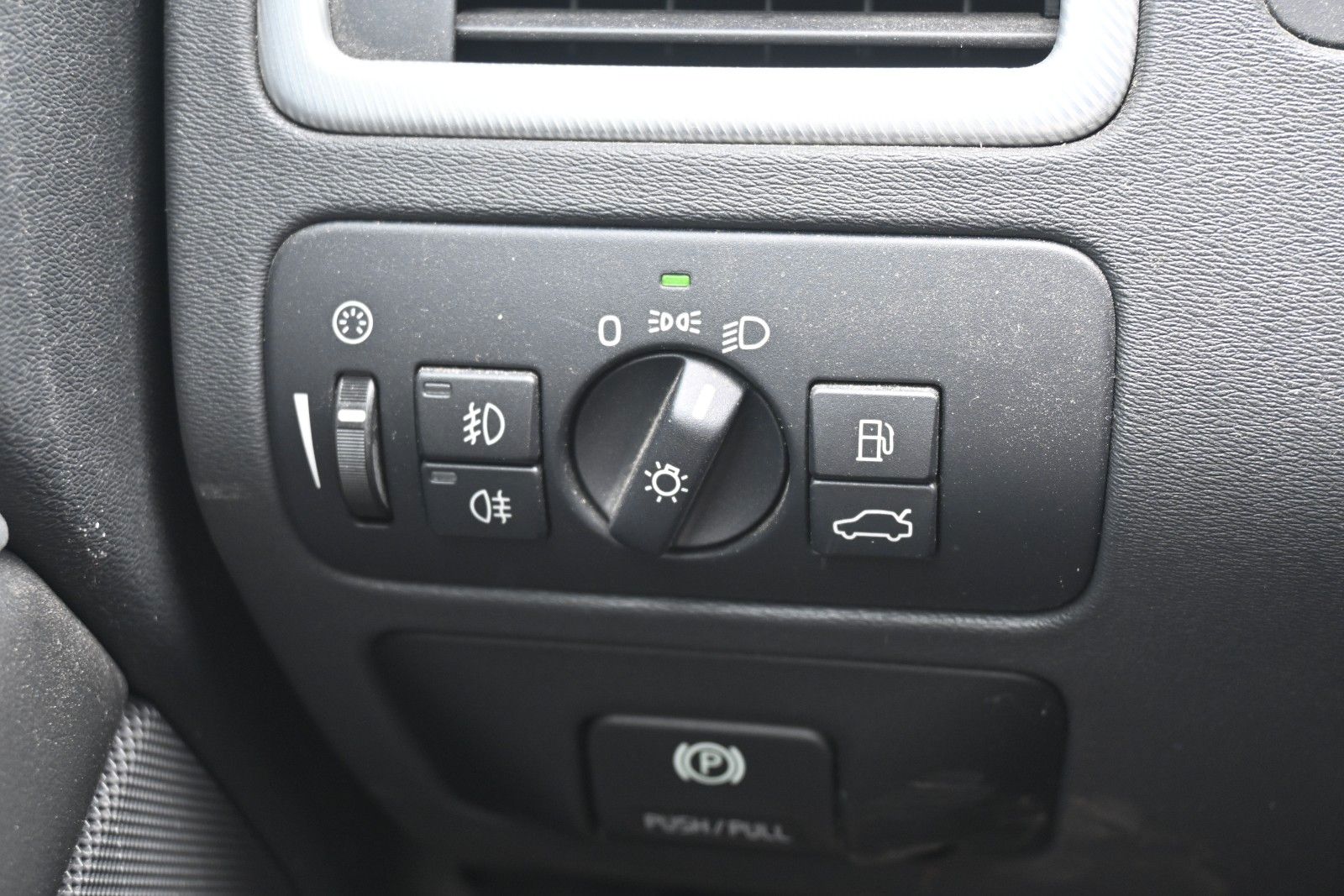 Fahrzeugabbildung Volvo V70 2.4 Autom. Edition R-Design*Xenon*