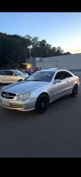 Mercedes-Benz Mercedes CLK 200 mit Sternhimmel - Mercedes-Benz CLK 200 in Essen